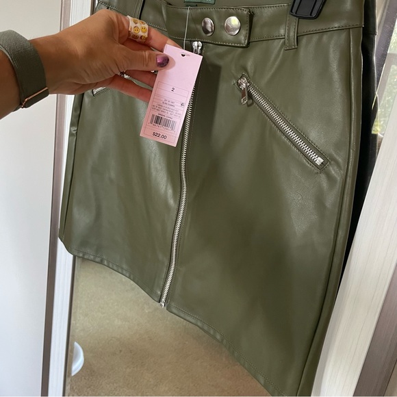 Wild Fable Green Faux Leather Skirt Size 2 NWT - Picture 3 of 4